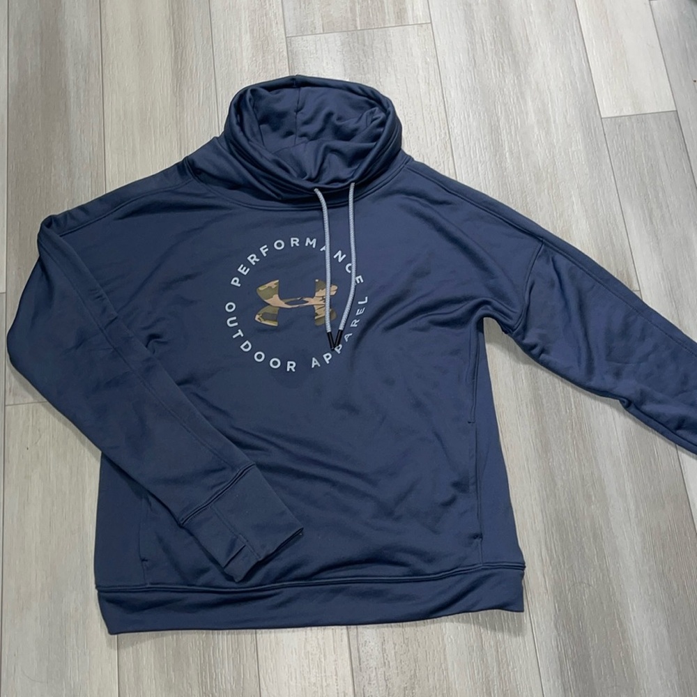 Under Armour Sweatshirt Performance Outdoor Apparel with Camouflage Graphic